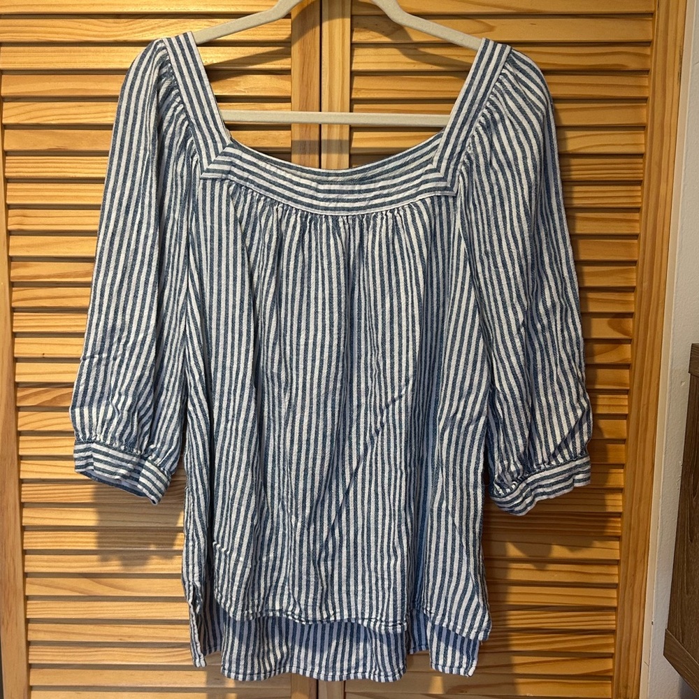Universal Thread Sz L Blue Striped Women's Top